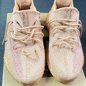 Yeezy Boost 350 V2 Clay Orange Size 9.5